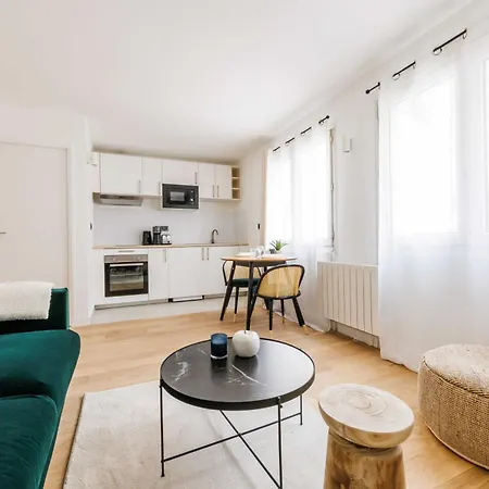 Comfortable For 2 People - * Puteaux